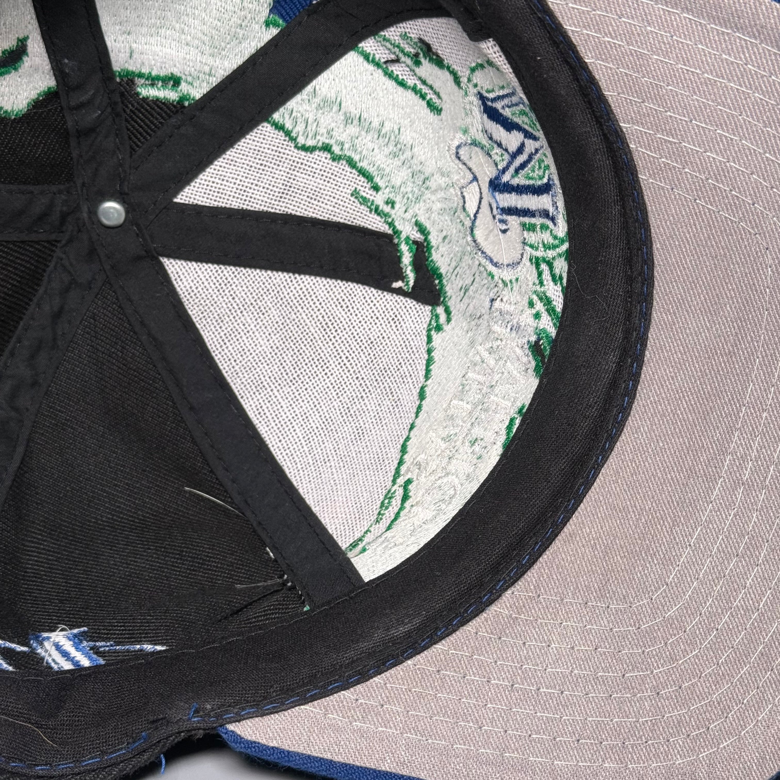 90s NBA Dallas Mavericks Splash Snapback Cap (Black Dome)