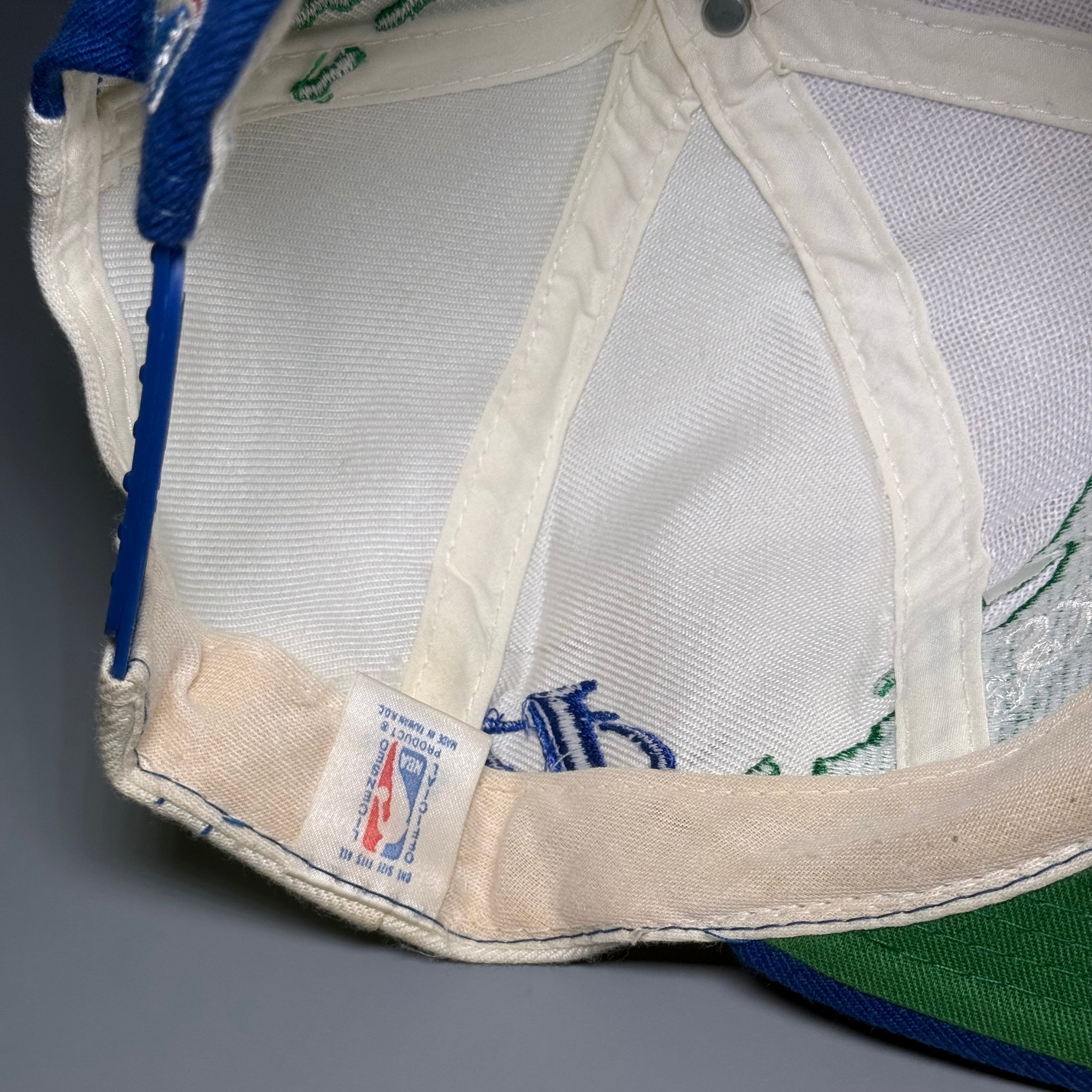 90s NBA Dallas Mavericks Splash Snapback Cap (White dome)