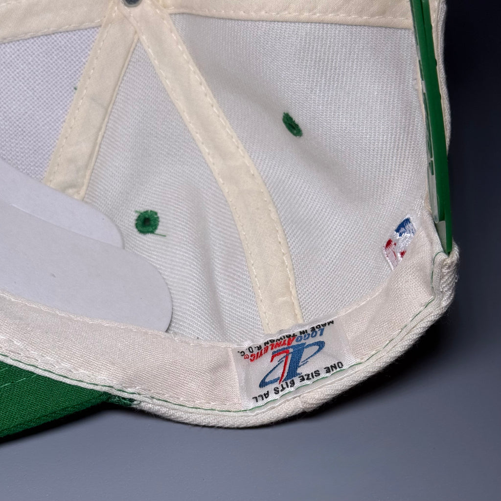 NWT 90’s NBA Dallas Mavericks Sharktooth Snapback Cap