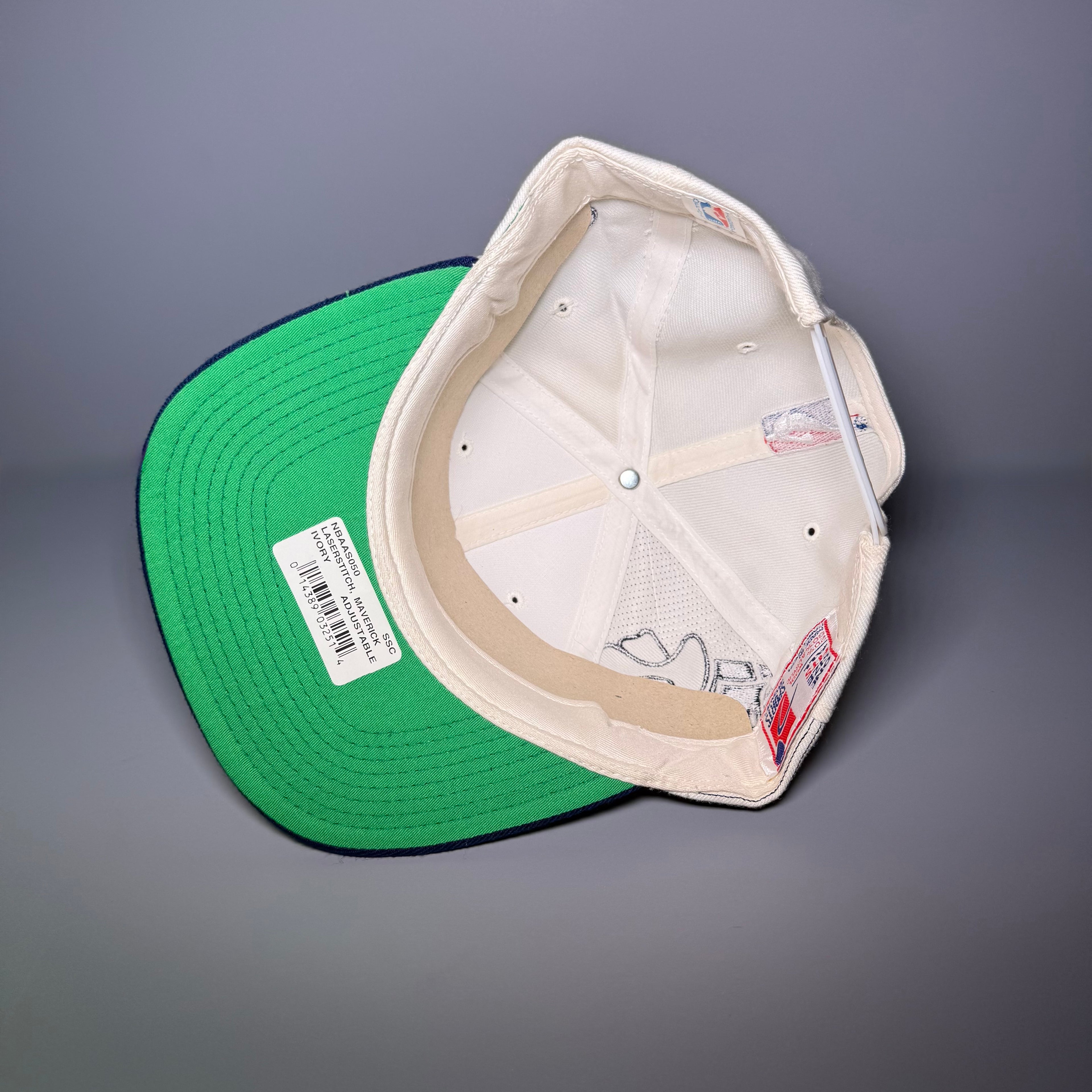 NWT 90s NBA Dallas Mavericks Shadow Snapback Cap