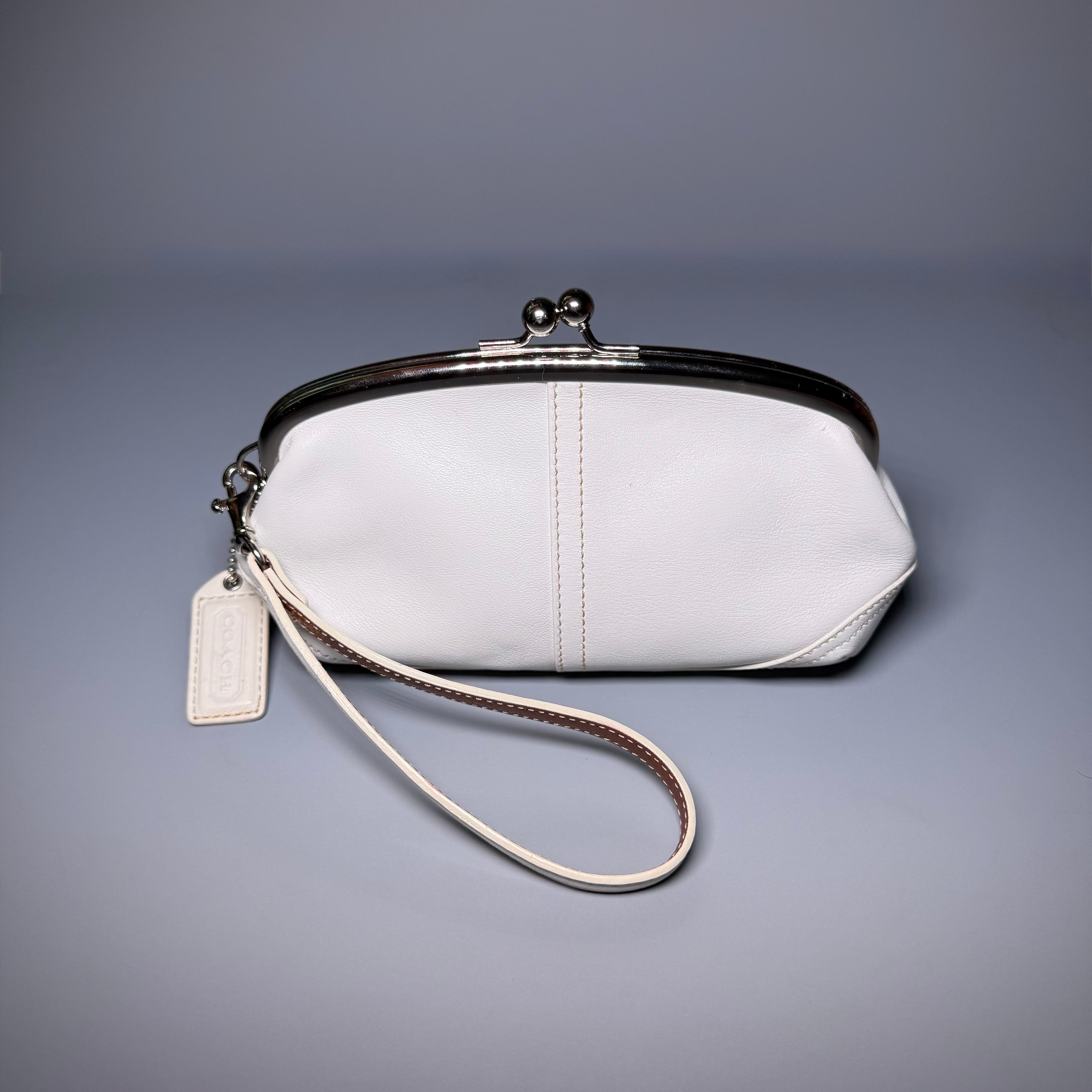 Coach White Leather Kisslock Framed Wristlet Pouch