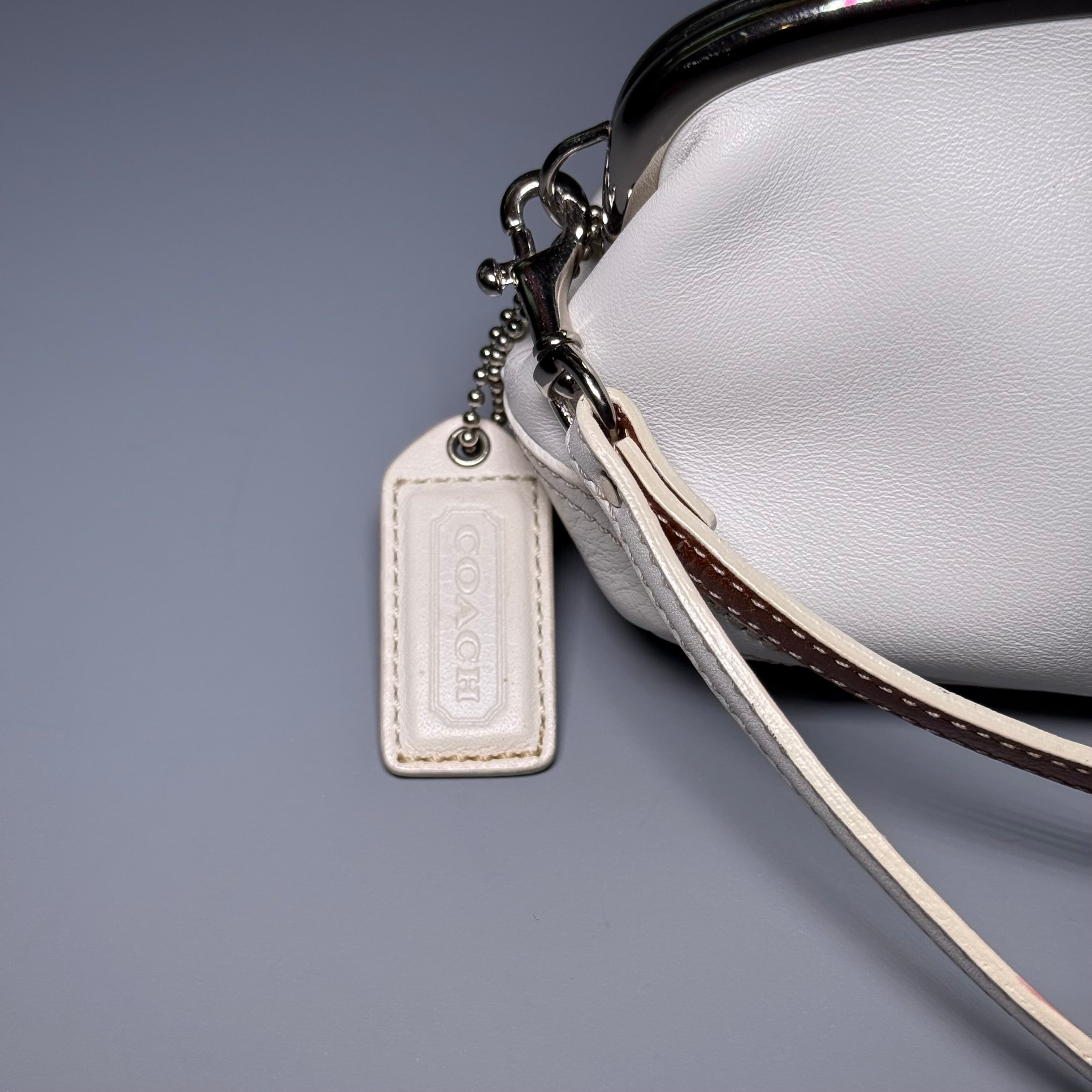 Coach White Leather Kisslock Framed Wristlet Pouch