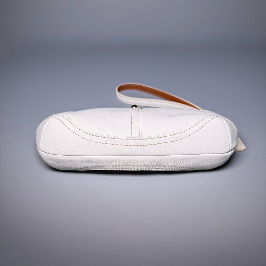 Coach White Leather Kisslock Framed Wristlet Pouch