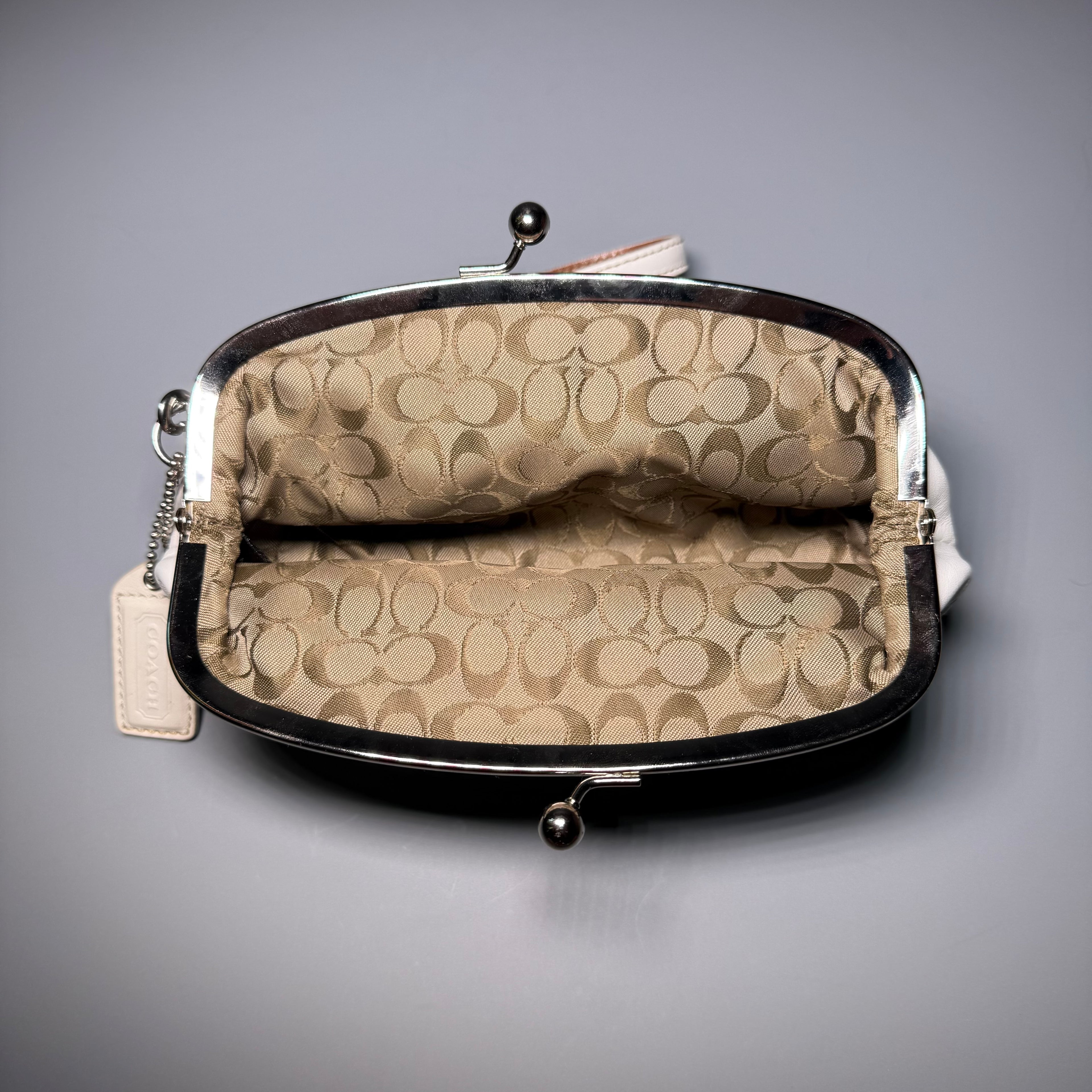 Coach White Leather Kisslock Framed Wristlet Pouch